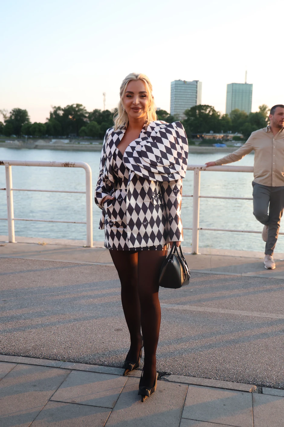 Rođendan Katarine Grujić, Maja Berović