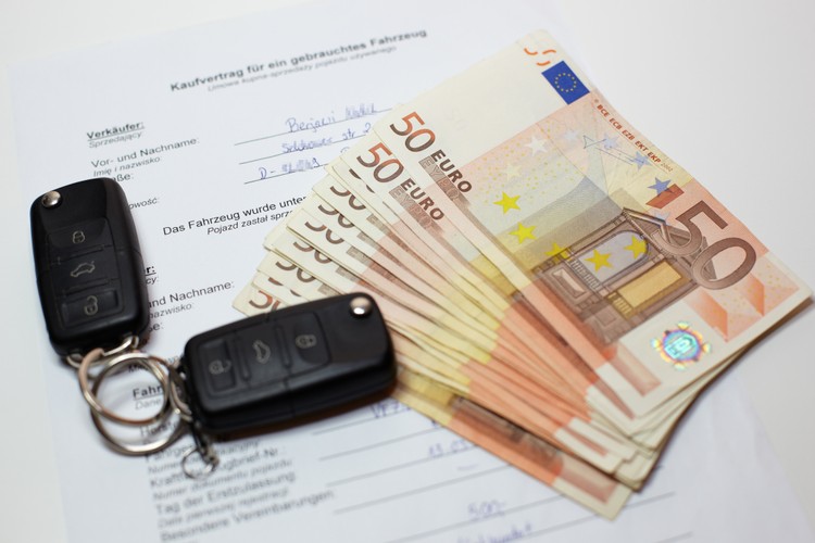 Używane samochody tańsze o 500 zł?