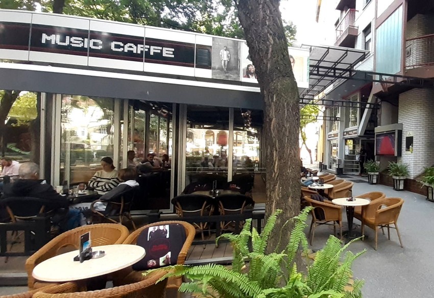 Poluprazni kafići u Subotici