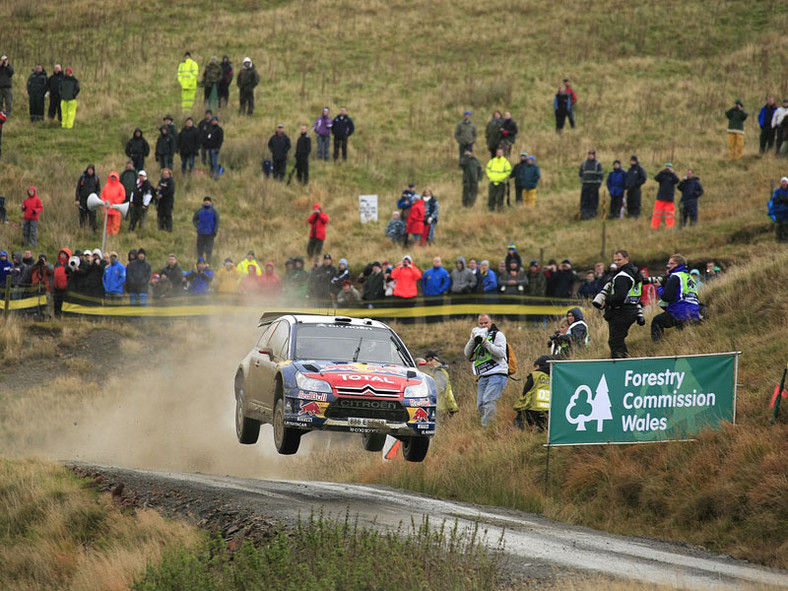 Rajd Wielkiej Brytanii 2009: mistrz świata Loeb w akcji - fotogaleria Rallyworld©Willy Weyens