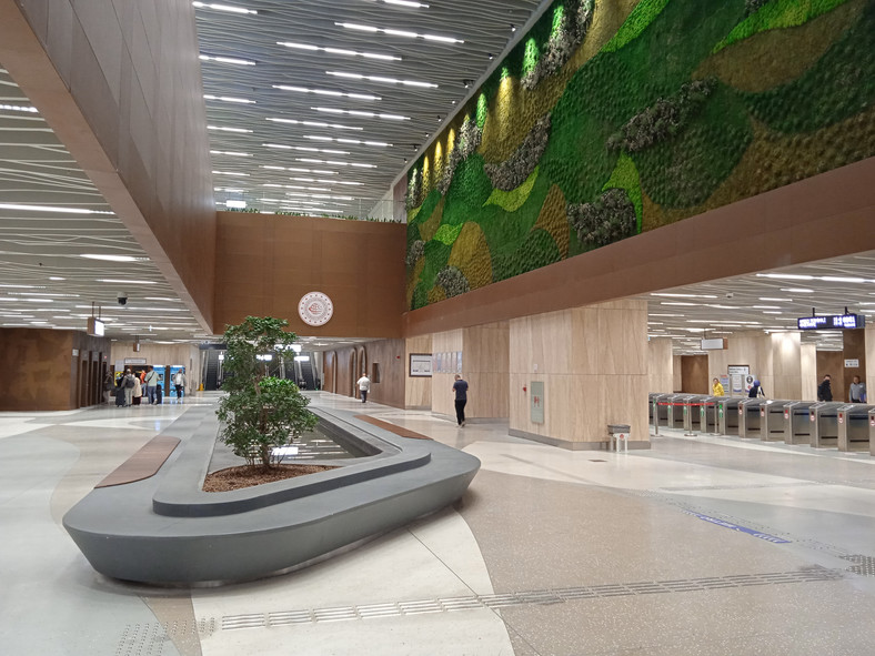 Końcowa stacja metra linii M11 - İstanbul Havalimanı Airport Metro dotarło do nowego litniska w styczniu 2023 roku