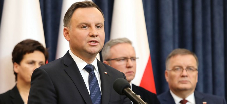 Prezydent spotkał się z członkami KRRiT. W tle kilkadziesiąt skarg na plastusie Barbary Pieli i "Wiadomości" TVP