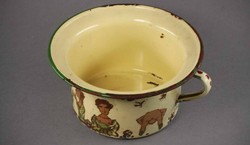 Emaliowany nocnik od Witolda Gombrowicza nowym eskponatem w jego muzeum