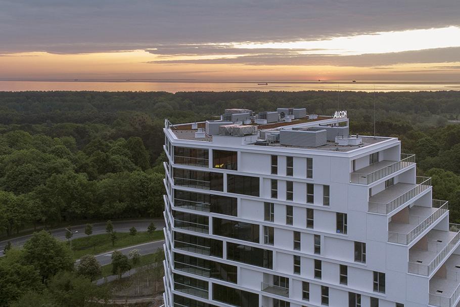 TARASY BAŁTYKU powstały w Gdańsku, na styku morza i miasta, inwestycja otrzymała nagrodę FIVE STAR w ramach prestiżowego European Property Awards 2019-2020 oraz tytuł Budowa Roku 2020.