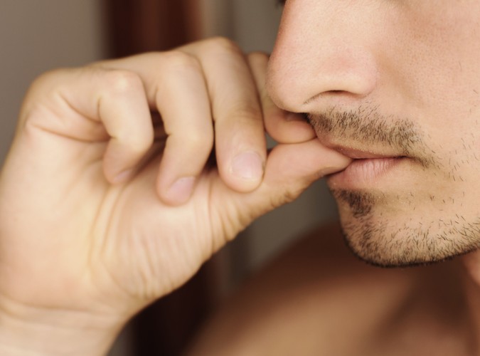 1. Palce z buzi precz