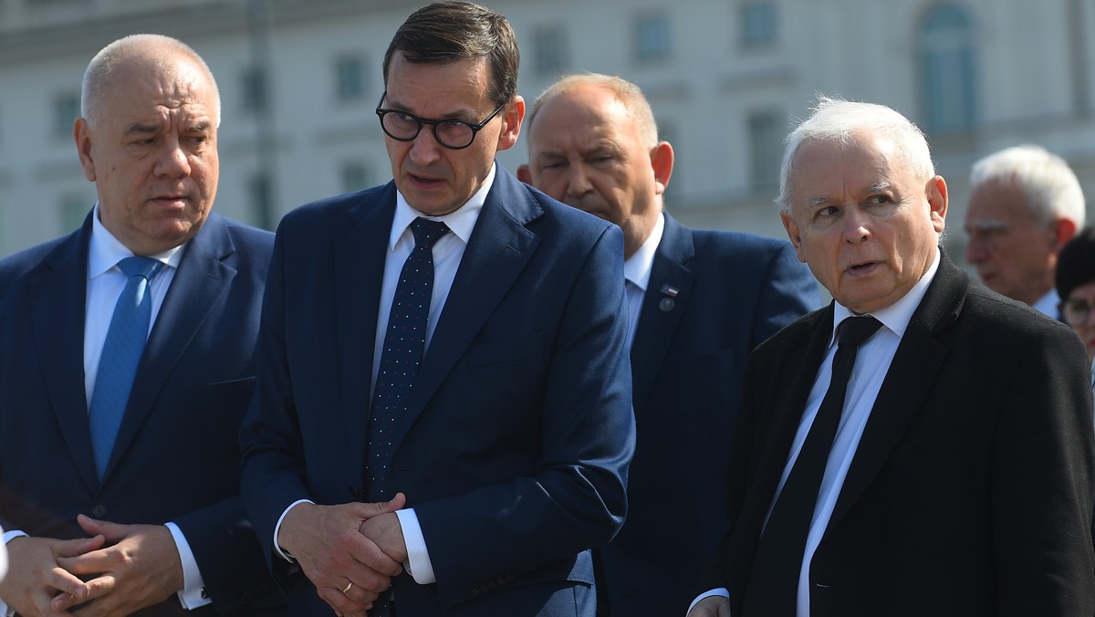 Jacek Sasin, Mateusz Morawiecki i Jarosław Kaczyński