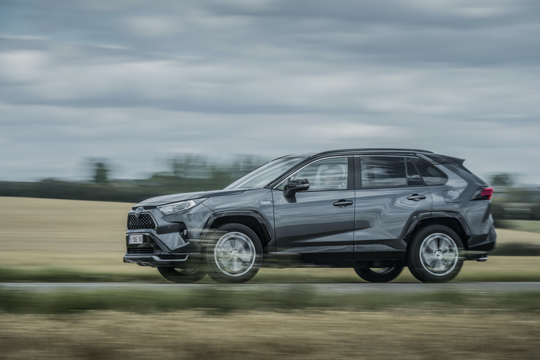 9. Toyota RAV4 – 53,8 proc. wartości początkowej