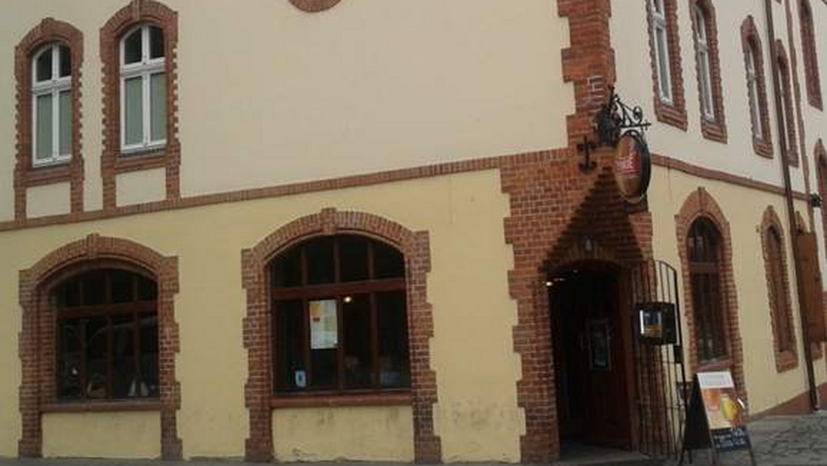 Pub Highlander przy ulicy Szpitalnej będzie w przyszłym tygodniu licytowany przez komornika - informuje serwis "Nowej Trybuny Opolskiej".