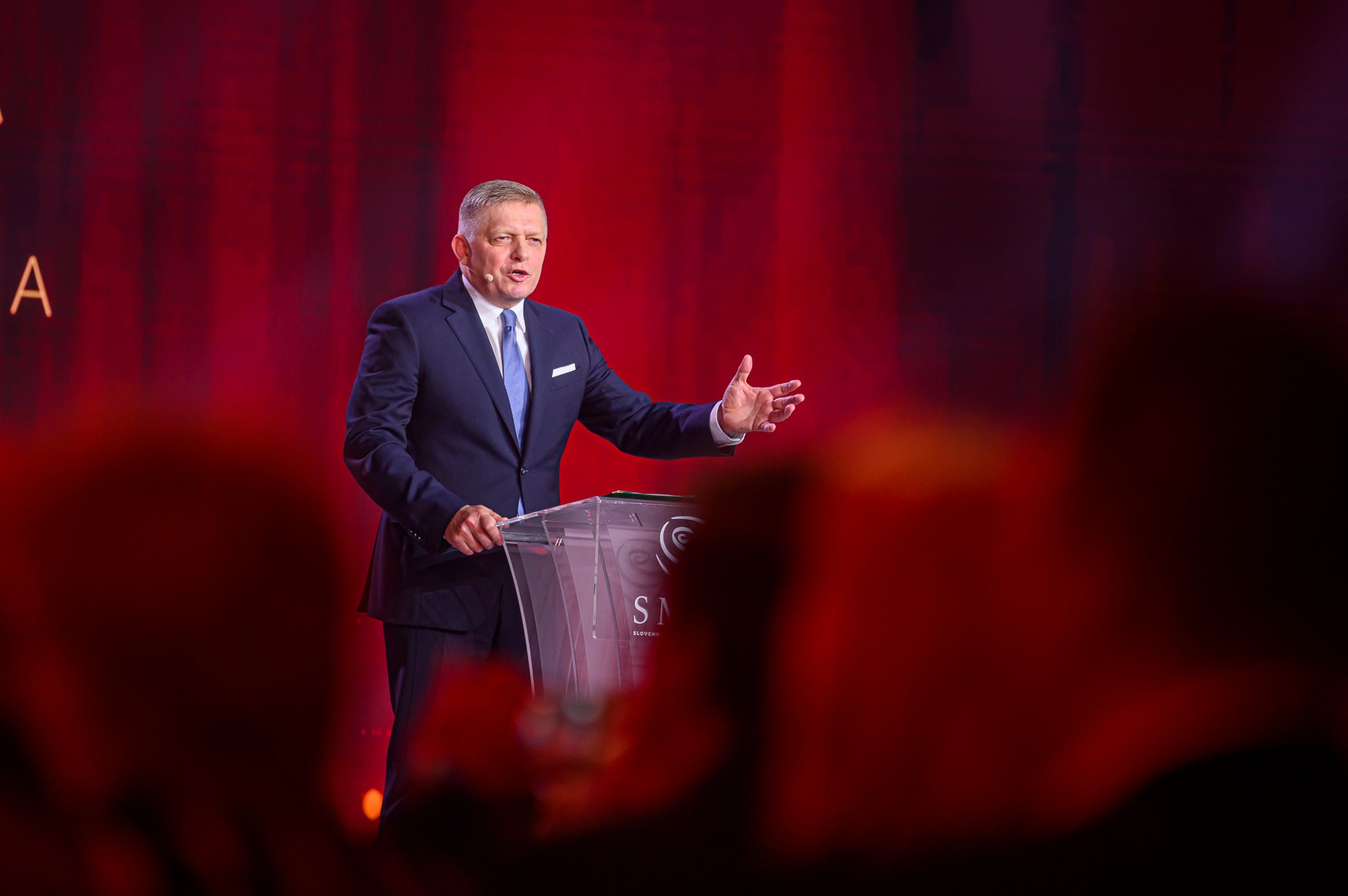 Predseda strany Smer-SD a premiér SR Robert Fico vystupuje s príhovorom na slávnostnom sneme strany Smer.