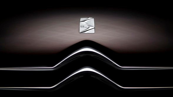 Razem przywróceniem kultowej nazwy Citroen przedstawił odmienione, wygładzone logo i...