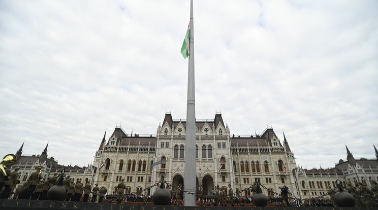  A világ számos vezetője emlékezett meg a magyar államalapítás ünnepéről /Fotó: MTI/Balogh Zoltán