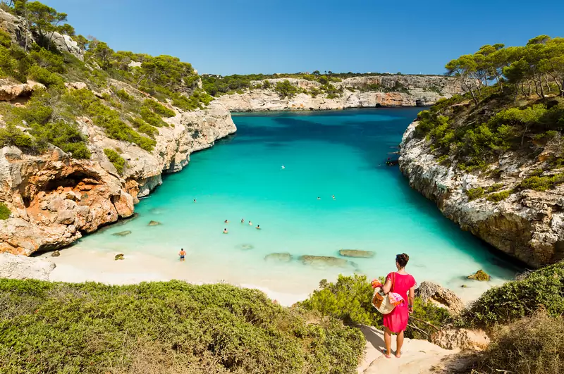 Majorka to zarówno kurorty turystyczne, jak i zjawiskowe dzikie plaże