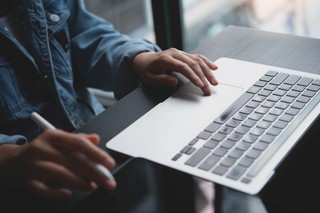 Czy usługi wdrażanie systemów zarządzania procesami biznesowymi podlega stawce ryczałtu 8,5%?