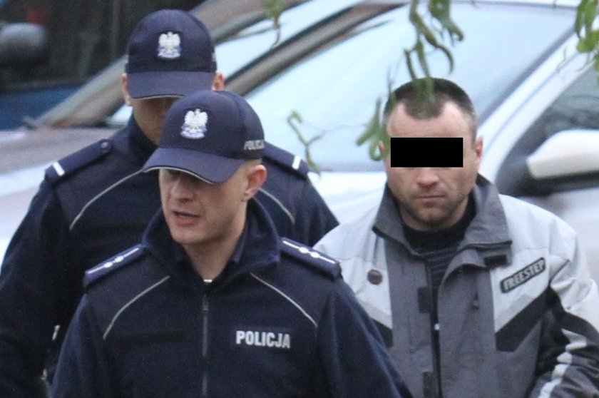 Jacek F. prowadzony przez policję