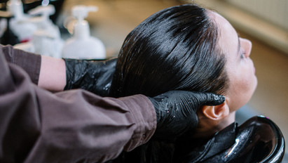 Az aszály miatt csak egyszer moshatják a vendégek haját a fodrászok Olaszországban