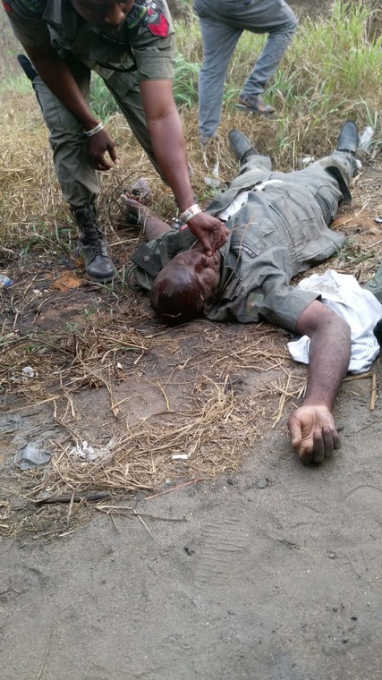 Police officers die in a terrible accident while chasing a commercial bus