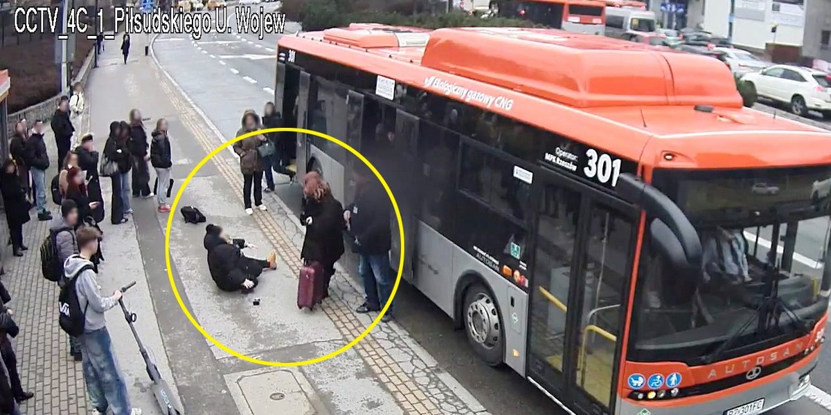 Rzeszów. Kontrolerka biletów wyrzucona z autobusu przez... 16-latka.