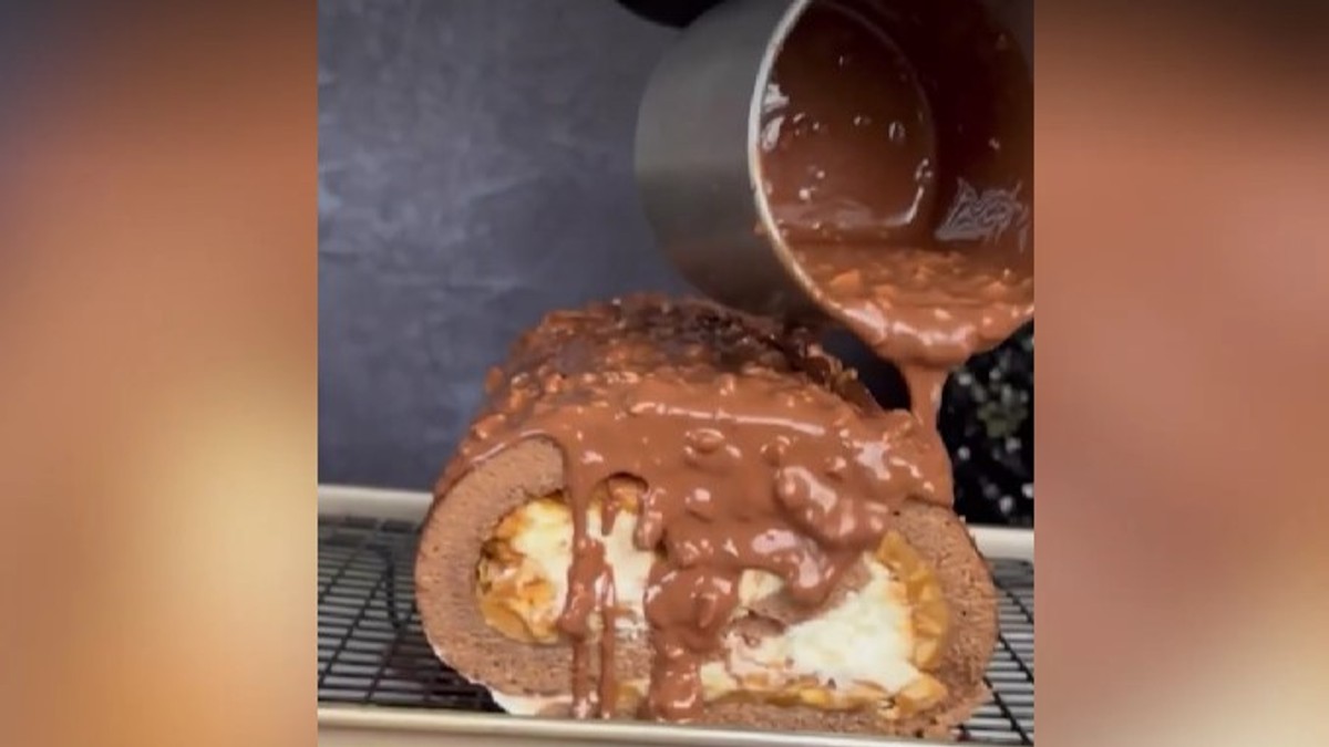 Čarobno ukusni “snickers” rolat - Žena.rs