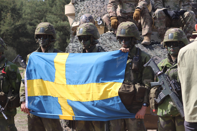 Szwedzcy żołnierze na poligonie pod Nowogrodem