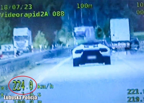 Lamborghini pędził 224 km/h po autostradzie A2