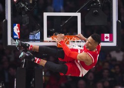 Liga NBA: 46 punktów Westbrooka nie wystarczyło do pokonania Atlanta Hawks