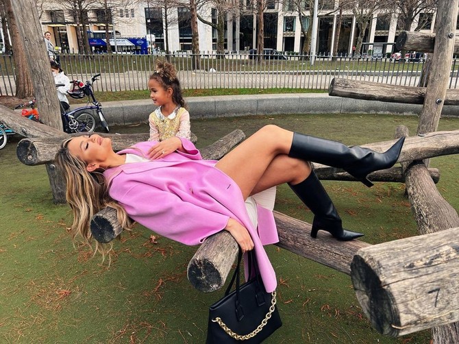 Krisi Tajgen na poslednjoj fotografiji na Instagramu liči na Kloi Kardašijan