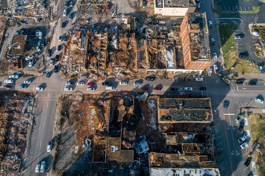 Tornada pogodila SAD - Mejfild, Kentaki