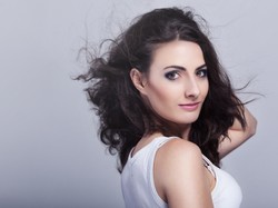 ABC zimowego makijażu. Obalamy mity o tym, czego nie wolno, a co warto robić