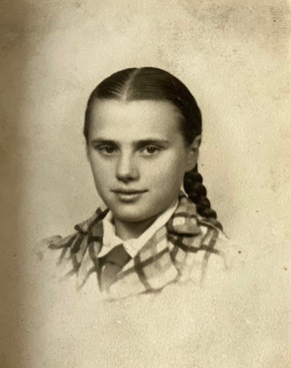 Zosia Florek, gdy wybuchło Powstanie Warszawskie, miała 15 lat. Zdjęcie przedwojenne
