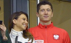 Lewandowscy słuchają w samochodzie piosenki Ewy Farnej. Wokalistka: Mogę umierać