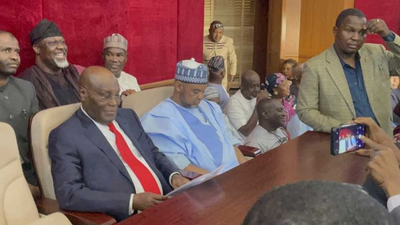 Atiku arrives Presidential Election Petition Court with entourage. [Twitter:Kayy]