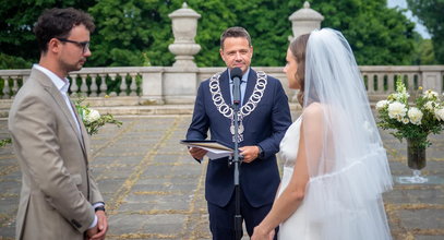 Zapłacili ponad 24 tys. żeby ślubu udzielił im Rafał Trzaskowski