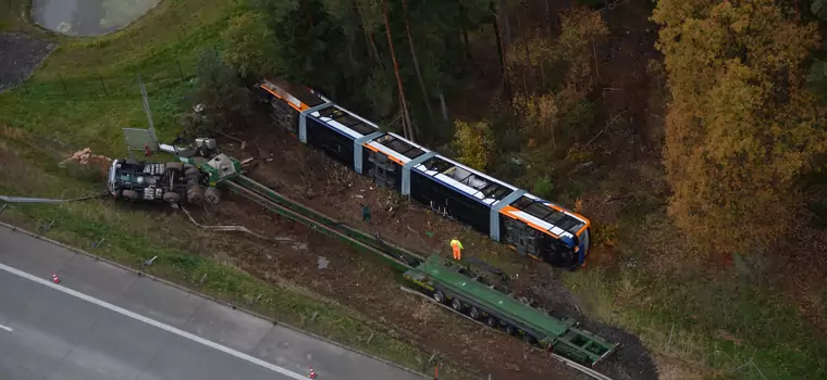 Specjalny transport wypadł z drogi w Niemczech. Straty liczone w milionach euro