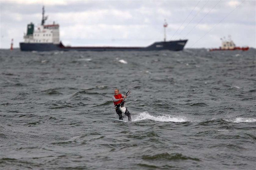 Poszukiwania polskiego kitesurfera. Boże przecież tam są rekiny!