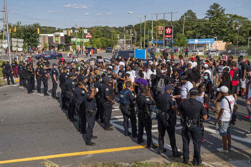 USA: policjant zastrzelił 27-latka. Kolejna fala protestów