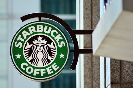 Na kawie można zarobić. Starbucks pokazał wyniki i zaskoczył rynek