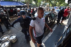 Nie wszyscy polscy kibice potrafili się zachować. Przepychanki na ulicach i stadionie w Marsylii. ZDJĘCIA