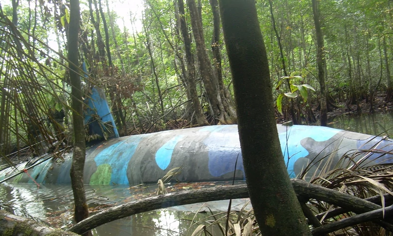 Niedokończona łódź kartelu narkotykowego znaleziona w kolumbijskiej dżungli