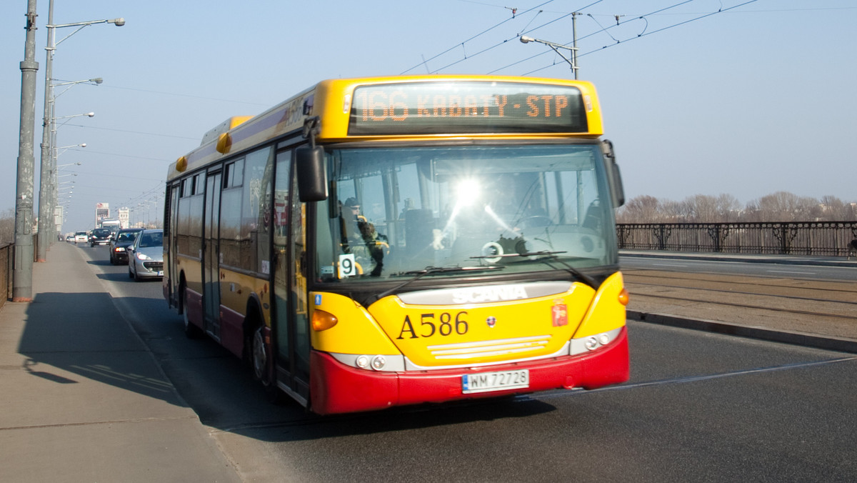 Skrócenie trasy linii 206, wydłużenie niektórych kursów autobusów nr 207, likwidacja linii 394. To zmiany, jakie przewiduje ZTM, po uruchomieniu nowego przystanku kolejowego Ursus-Niedźwiadek w Warszawie. Co ważne, w planach jest pozostawienie linii 517. Do 6 grudnia można zgłaszać uwagi do projektów zmian.