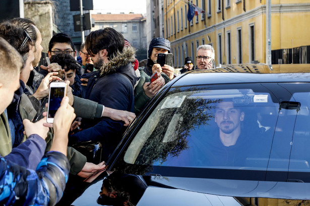Liga włoska: Zlatan Ibrahimovic witany w Mediolanie przez tłumy kibiców