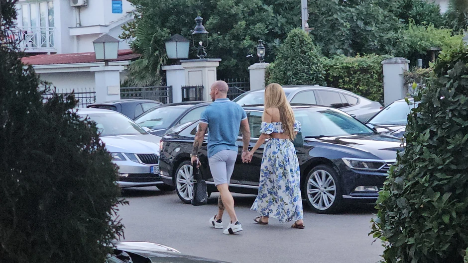 Tea Tairović sa mužem u Crnoj Gori