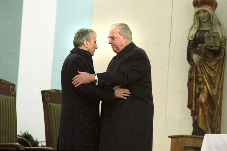 Spotkanie Tadeusza Mazowieckiego i Helmuta Kohl w Krzyżowej w 1989 r.