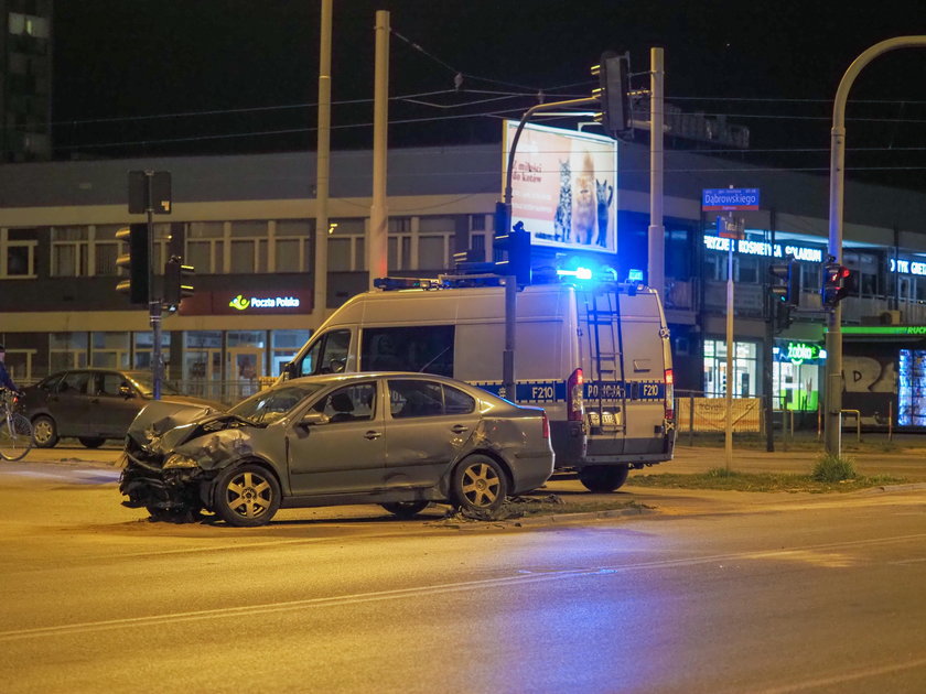 Poważny wypadek karetki w Łodzi