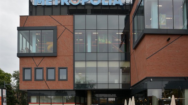 Całkiem nowy punkt obsługi pasażerów ZTM rusza w poniedziałek 28 sierpnia na parterze galerii Metropolia przy ul. Kilińskiego 4 w Gdańsku Wrzeszczu. Zastąpi dotychczasowe placówki przy ul. Na Stoku i Wyspiańskiego.