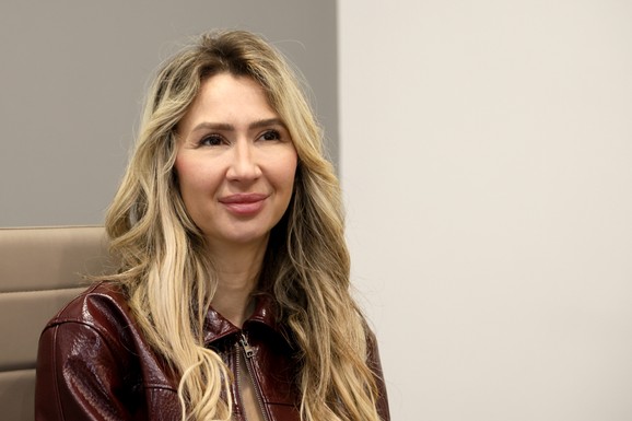 (VIDEO) "ZARADILA SAM PREKO 20.000 EVRA" Mirjana Pajković o sajtu za odrasle, snimku koji je uzdrmao politički vrh Crne Gore i sinovima: "Osećala sam stid"