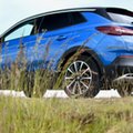 Opel Grandland X Hybrid4. SUV z wtyczką i 300 KM pod maską