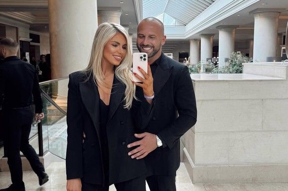 "BORIM SE SA MUČNINAMA I TEMPERATUROM" Trudna supruga našeg pevača ima zdravstveni problem: "Nikad gore"