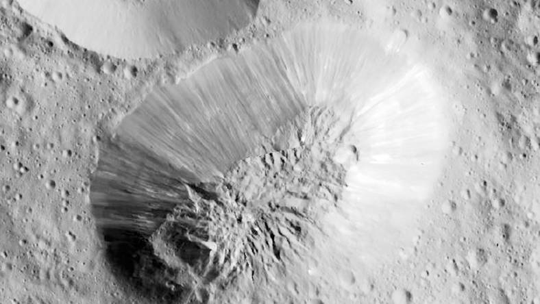 Lodowy wulkan odkryty na Ceresie