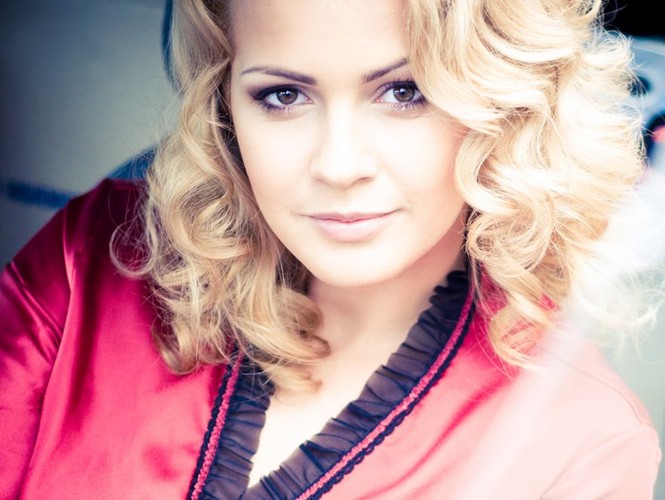 Anna Maria Sobolewska i Angelika Jakubowska w bieliźnie marki TESSORO – kulisy sesji, fot. M. Dworzański.