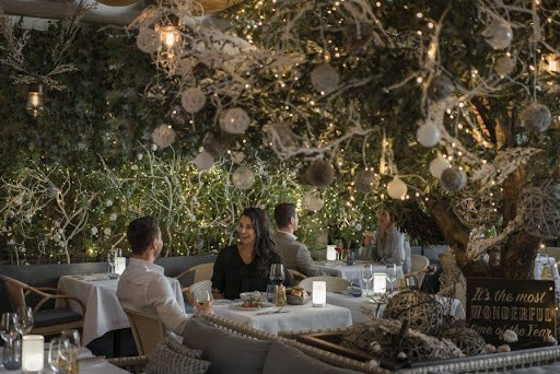 Υπέροχα ψώνια, υπέροχο φαγητό και διασκεδαστικές εμπειρίες!  Απολαύστε τα καλύτερα της εορταστικής περιόδου με εκπληκτικές εμπειρίες στο Ντουμπάι